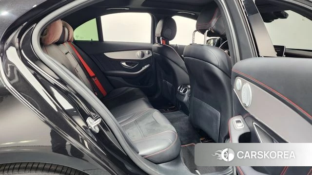 Mercedes-Benz C-Class W205 2018 Черный из Кореи, фото 2