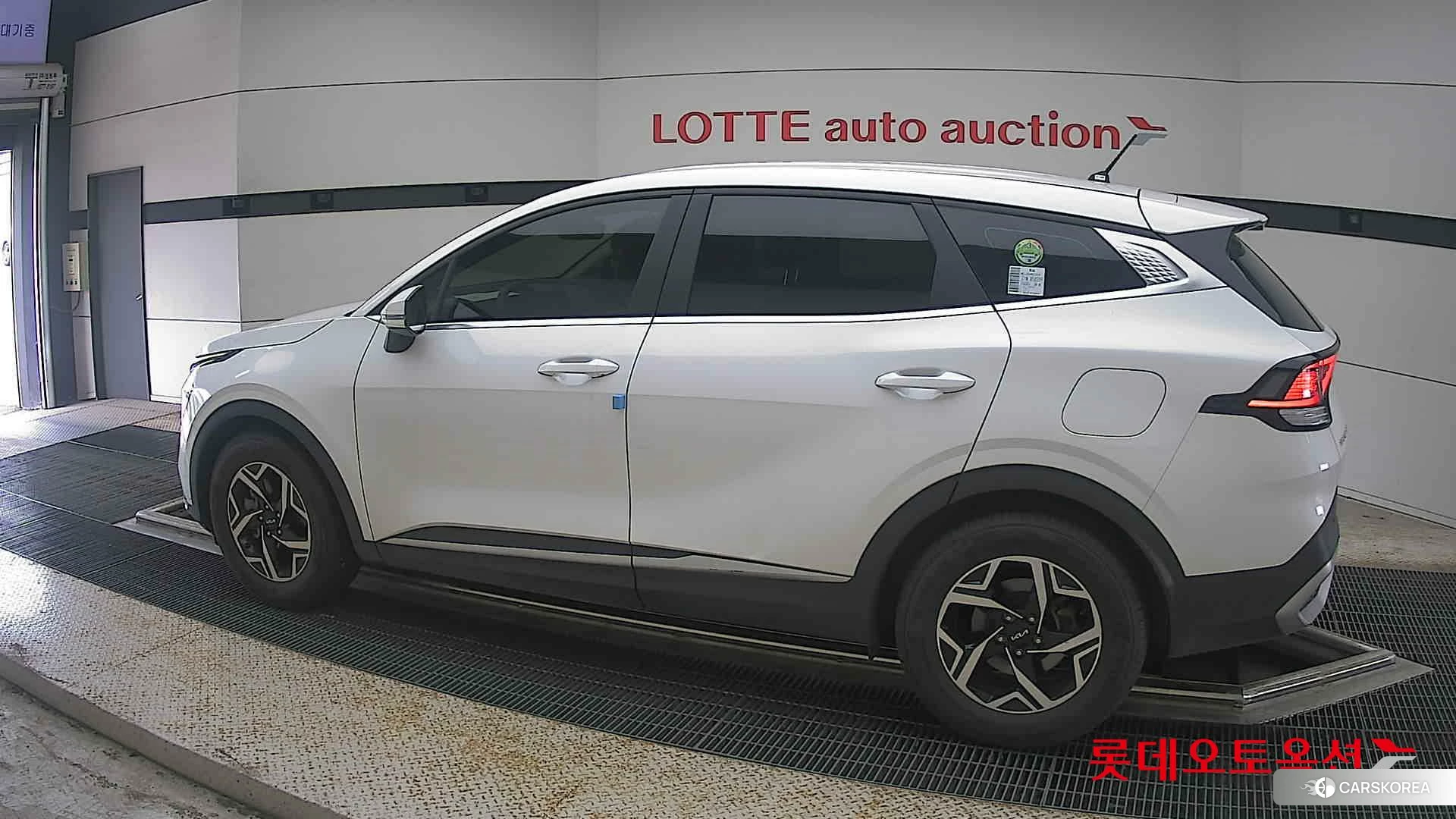 Kia Sportage 2022 Snow White Pearl (optional) из Кореи, фото 2