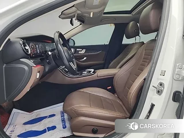 Mercedes-Benz E-Class W213 2020 Белый из Кореи, фото 2