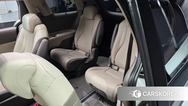 Kia The New Carnival 4th Generation 2025 Серебристо-серый из Кореи, фото 2
