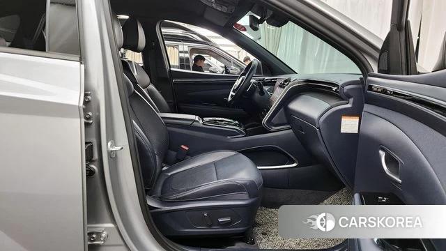 Hyundai Tucson Hybrid (NX4) 2021 Серебристо-серый из Кореи, фото 2
