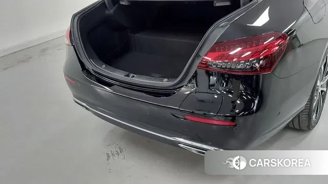 Mercedes-Benz E-Class W213 2021 Черный из Кореи, фото 2