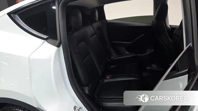 Tesla Model Y 2024 Белый из Кореи, фото 2