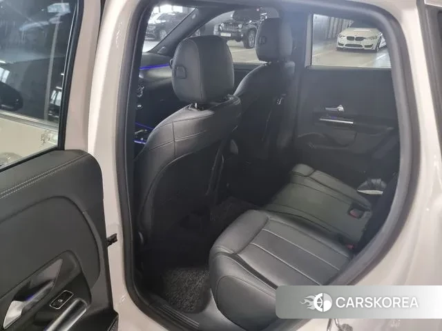 Mercedes-Benz GLA - Class H247 2021 Белый из Кореи, фото 2