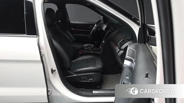 Ford Explorer 2018 Белый из Кореи, фото 2