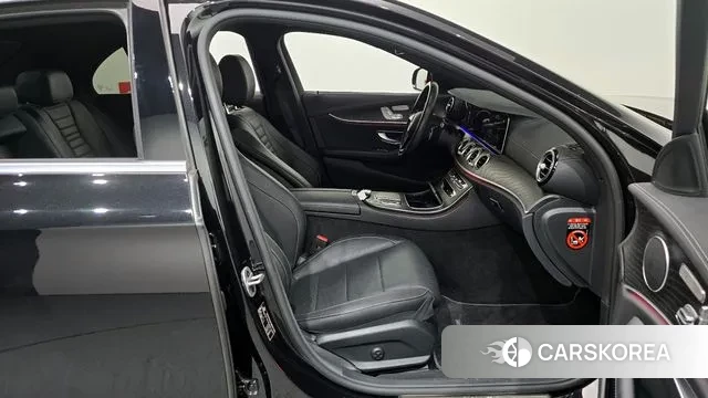 Mercedes-Benz E-Class W213 2022 Черный из Кореи, фото 2