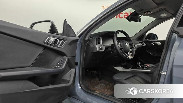 BMW 2 Series Gran Coupe (F44) 2021 Светло-серебряный цвет из Кореи, фото 2