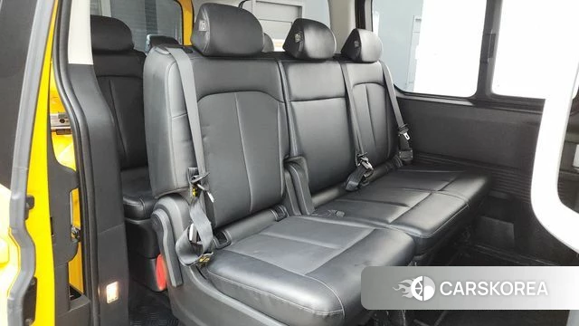 Hyundai Staria 2023 Желтый из Кореи, фото 2