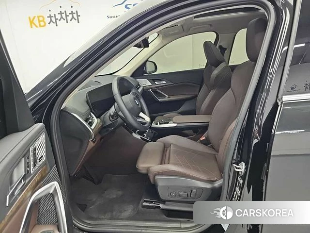 BMW X1 (U11) 2023 Черный из Кореи, фото 2