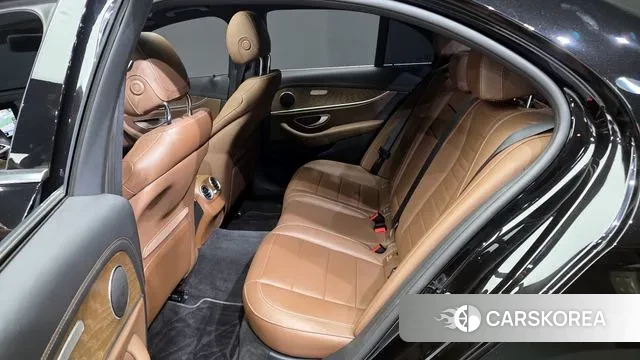 Mercedes-Benz E-Class W213 2022 Черный из Кореи, фото 2