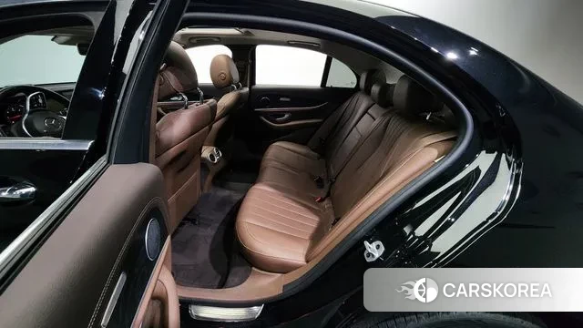 Mercedes-Benz E-Class W213 2020 Черный из Кореи, фото 2