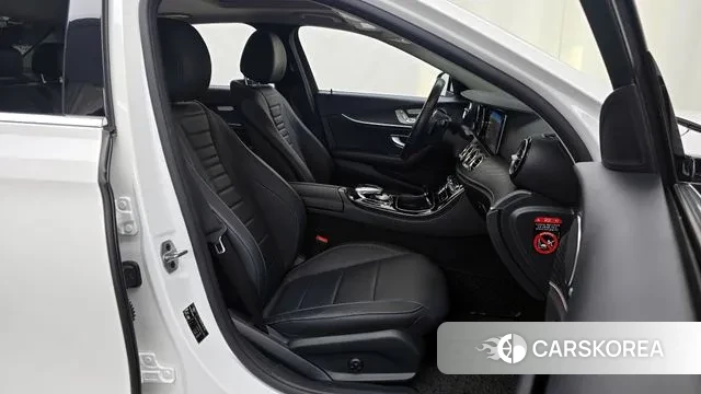 Mercedes-Benz E-Class W213 2019 Белый из Кореи, фото 2