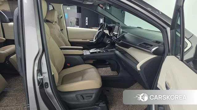 Toyota Sienna 4th Generation 2023 Серый из Кореи, фото 2