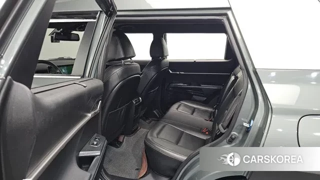 Ssangyong Torres 2023 Темно-зеленый из Кореи, фото 2