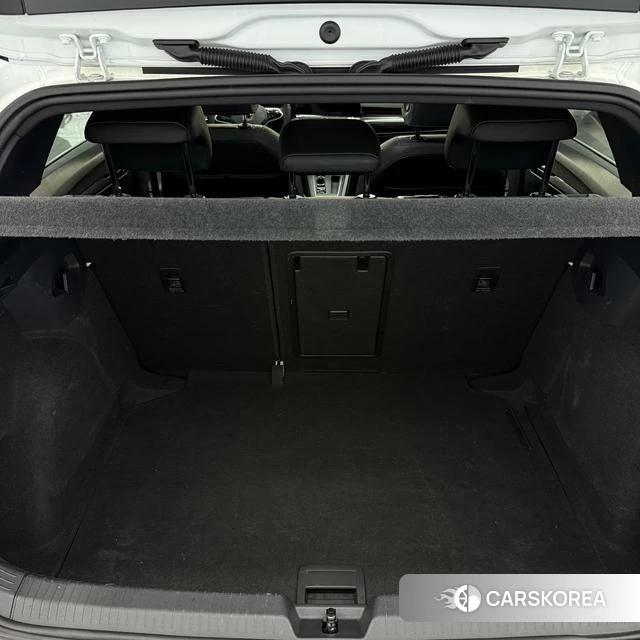 Volkswagen Golf 2023 Белый из Китая, фото 2