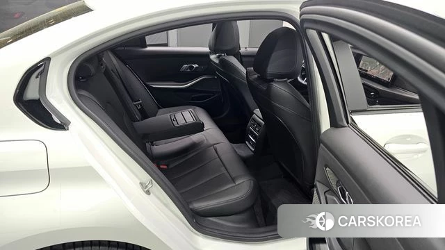 BMW 3 Series (G20) 2025 Белый из Кореи, фото 2