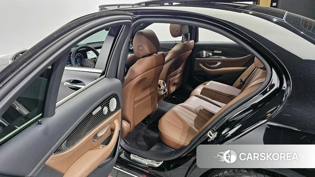 Mercedes-Benz E-Class W213 2021 Черный из Кореи, фото 2