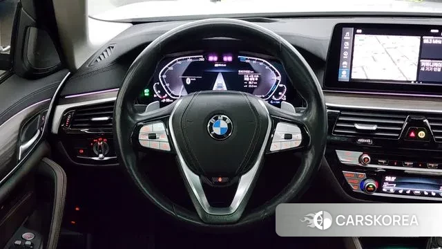 BMW 5 Series (G30) 2021 Белый из Кореи, фото 2