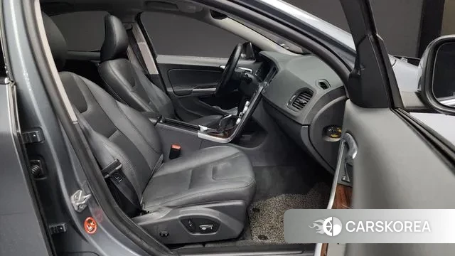 Volvo S60 2018 Серебряный из Кореи, фото 2