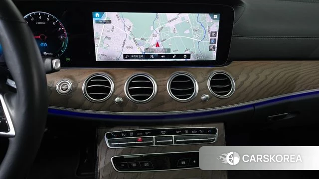 Mercedes-Benz E-Class W213 2021 Черный из Кореи, фото 2