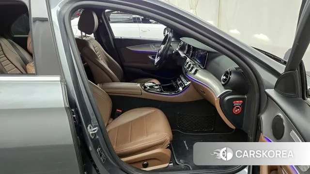 Mercedes-Benz E-Class W213 2018 Серый из Кореи, фото 2