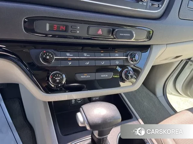 Kia The New Carnival 2018 Белый из Кореи, фото 2