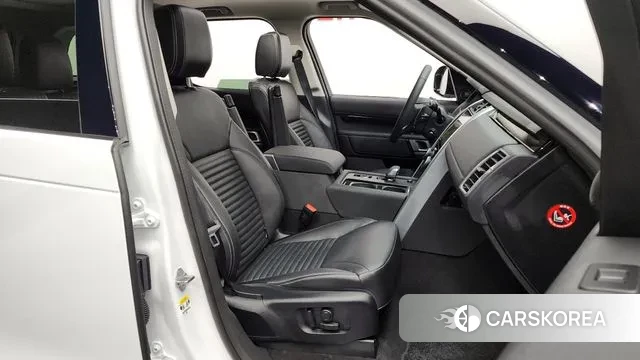 Land Rover Discovery 5 2024 Белый из Кореи, фото 2