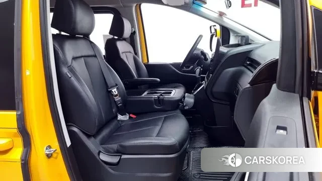 Hyundai Staria 2024 Желтый из Кореи, фото 2