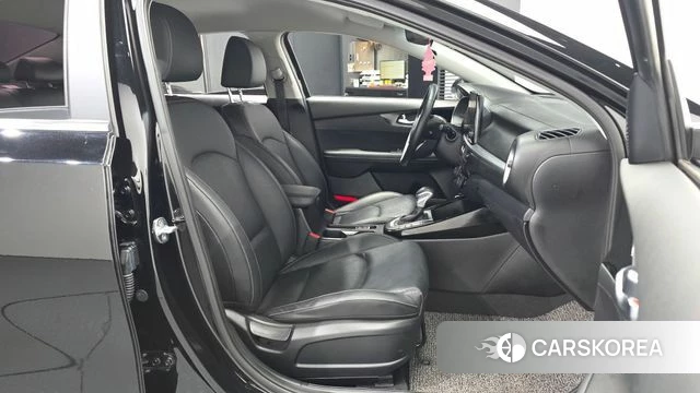 Kia The New K3 2nd generation 2021 Черный из Кореи, фото 2