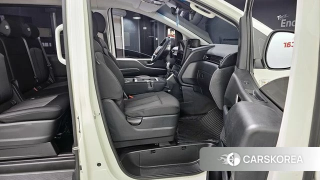 Hyundai Staria 2024 Белый из Кореи, фото 2