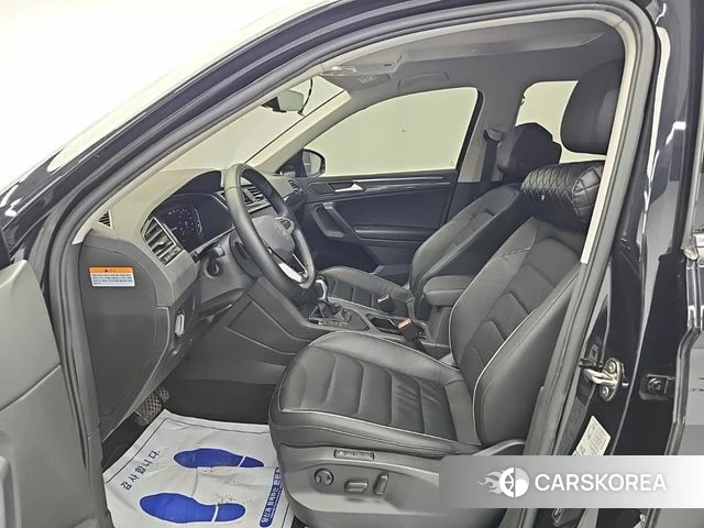 Volkswagen Tiguan second Generation 2021 Черный из Кореи, фото 2