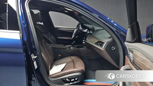 BMW 5 Series (G30) 2019 Синий из Кореи, фото 2