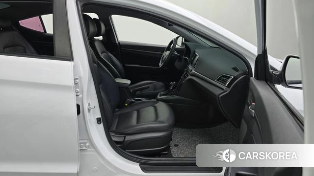 Hyundai Avante AD 2018 Белый из Кореи, фото 2