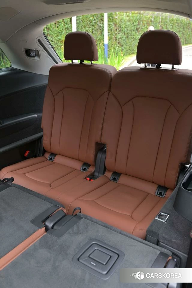Audi Q7 2021 Черный из Китая, фото 2
