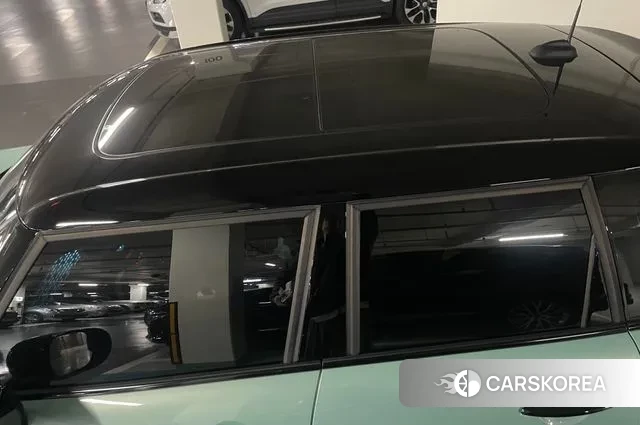 Mini Cooper S 4th Generation 2024 Цвет галактики из Кореи, фото 2