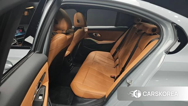 BMW 3 Series (G20) 2026 Серебристо-серый из Кореи, фото 2
