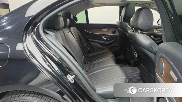 Mercedes-Benz E-Class W213 2019 Черный из Кореи, фото 2