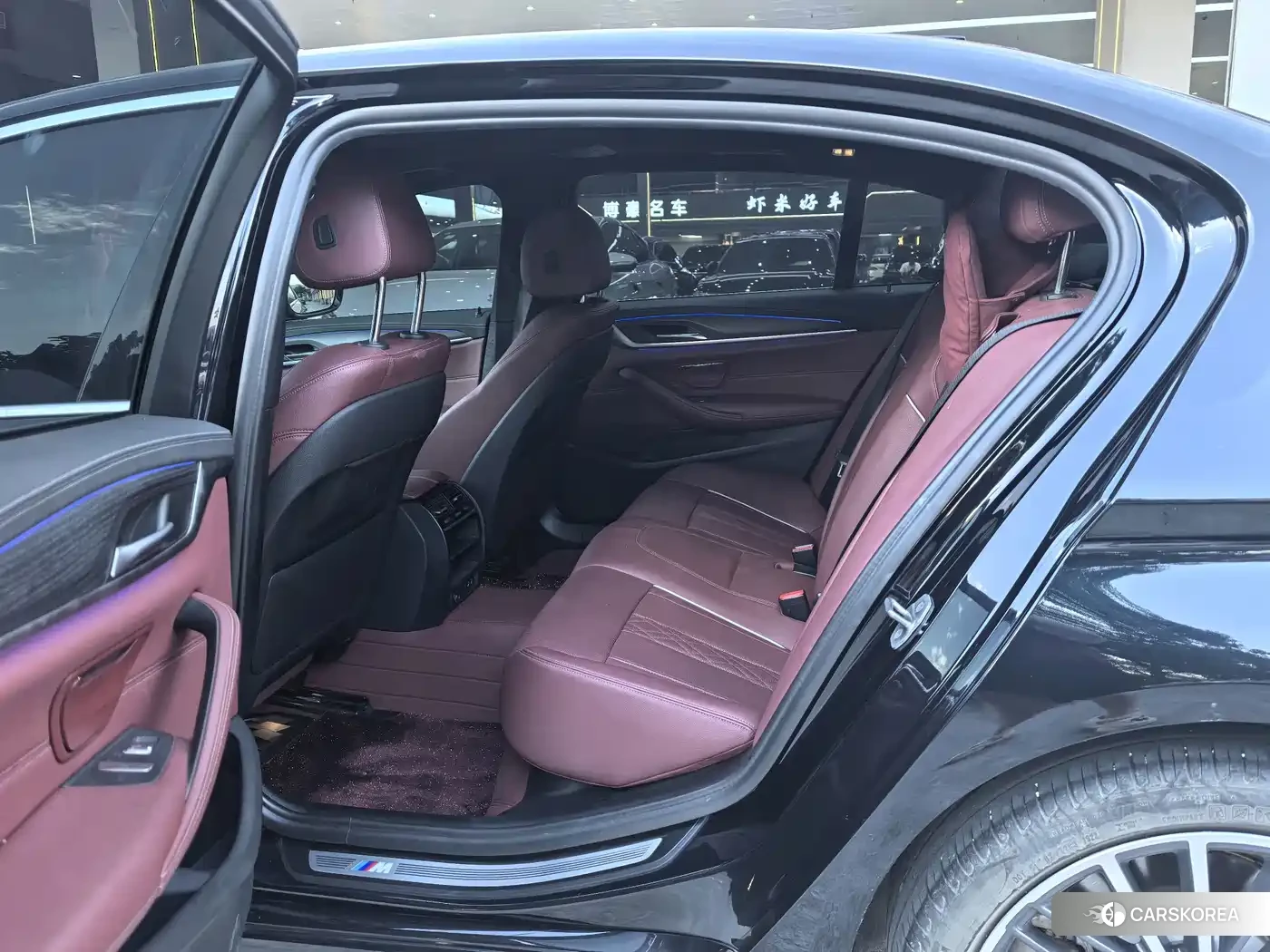 BMW 5 series 2022 Черный из Китая, фото 2