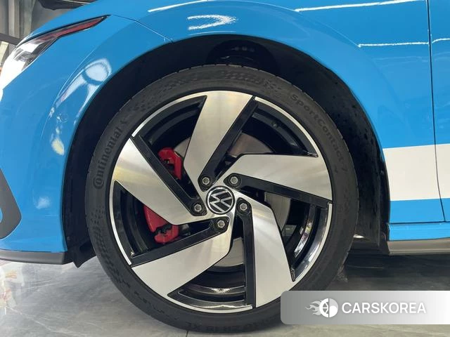 Volkswagen Golf GTI 2023 Синий из Китая, фото 2