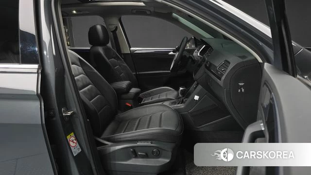 Volkswagen Tiguan second Generation 2021 Серый из Кореи, фото 2