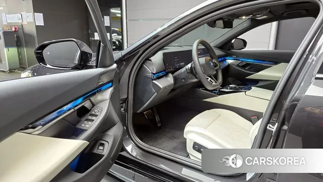 BMW i5 (G60) 2025 Черный из Кореи, фото 2