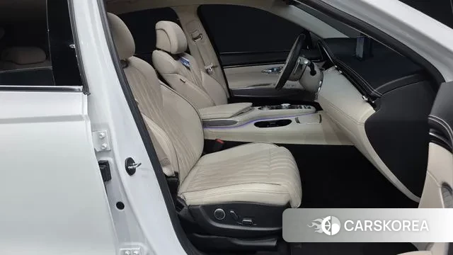 Genesis GV70 2022 Белый из Кореи, фото 2