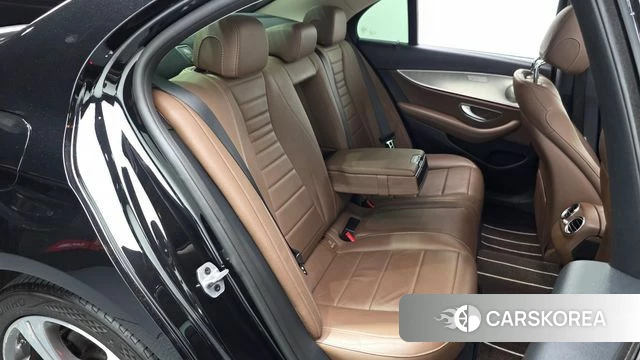 Mercedes-Benz E-Class W213 2019 Черный из Кореи, фото 2