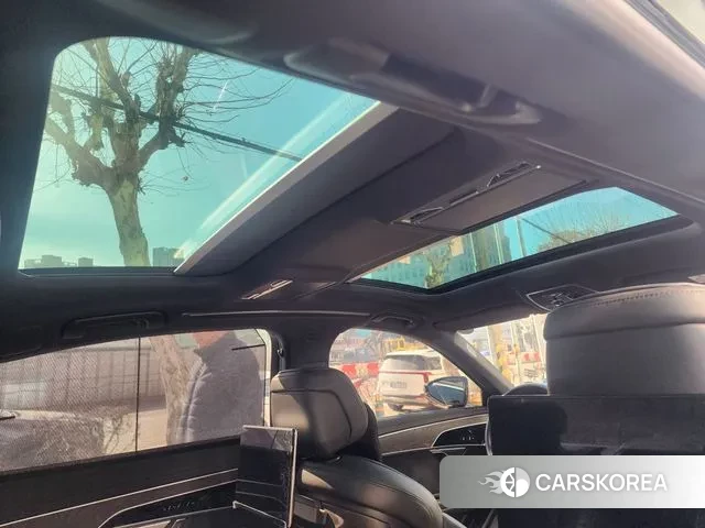 Audi A8 (D5) 2023 Черный из Кореи, фото 2