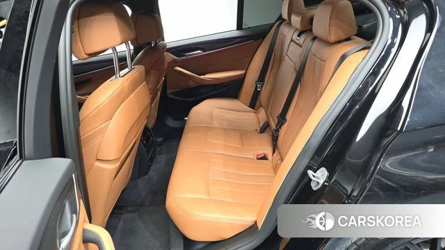 BMW 5 Series (G30) 2021 Черный из Кореи, фото 2