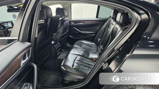 BMW 5 Series (G30) 2018 Черный из Кореи, фото 2