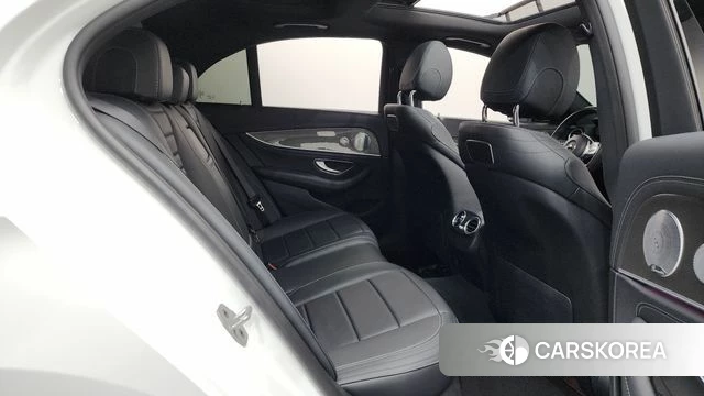 Mercedes-Benz E-Class W213 2019 Белый из Кореи, фото 2
