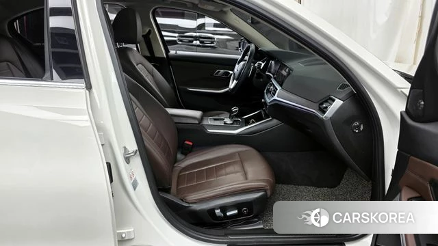 BMW 3 Series (G20) 2019 Белый из Кореи, фото 2