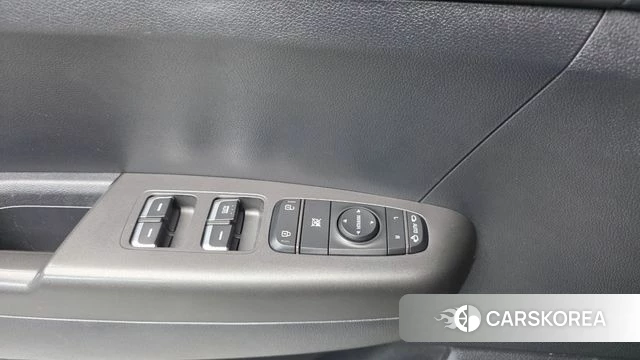 Kia Sportage The Bold 2021 Серебряный из Кореи, фото 2