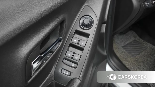 Chevrolet (GM Daewoo) The New Trax 2022 Белый из Кореи, фото 2